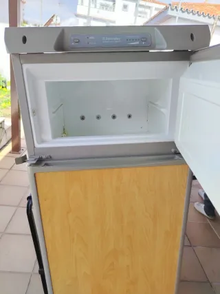 Nevera trivalente Electrolux