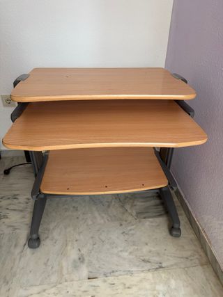 Escritorio con ruedas madera y metal