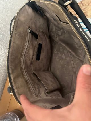 Bolso de mano beige y marrón