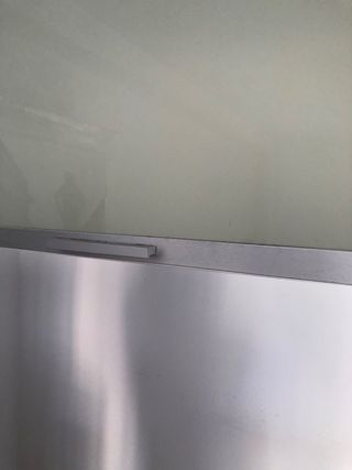 Mueble colgante cristal y metal