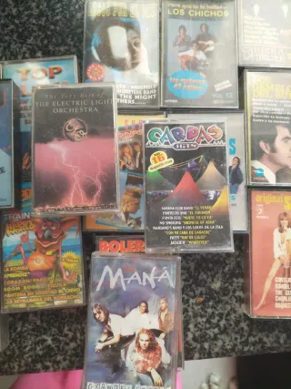 Lote Casetes 80/90s - Kylie Minogue, Maná, Uriah H