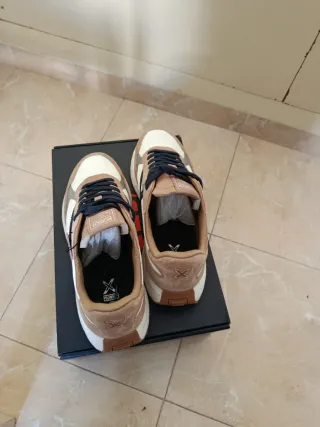 Zapatillas Munich Vestir Marrón y Blanco