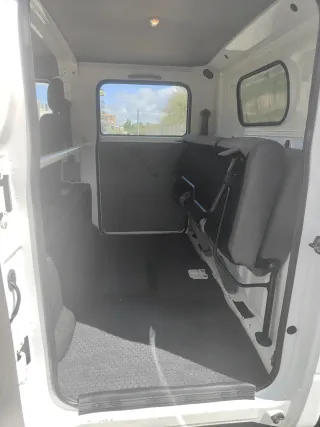 Nissan NT400 Cabstar 2011 furgoneta camion 3500kg