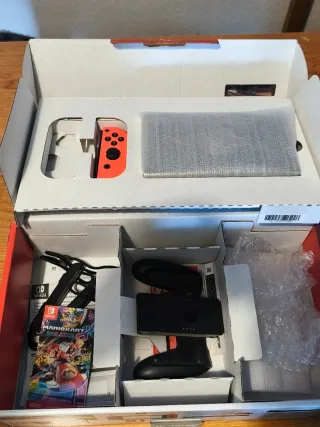 Nintendo Switch + Mario Kart 8 Deluxe + Accesorios