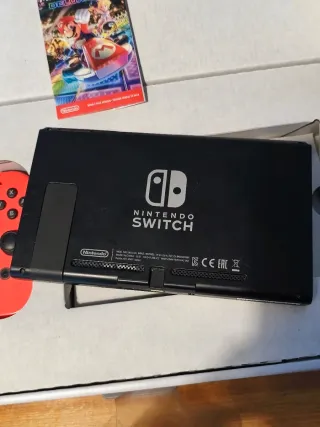 Nintendo Switch + Mario Kart 8 Deluxe + Accesorios