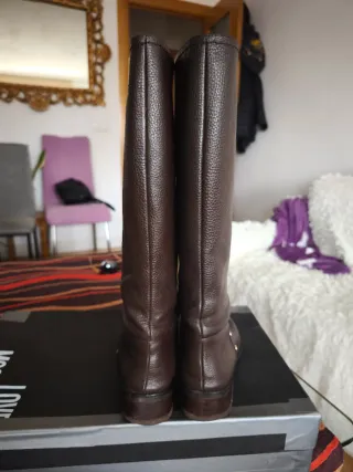 Botas Moschino Piel Marrón Corazones Dorados