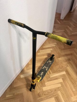 Patinete High Roller dorado