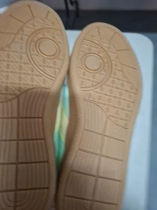 Zapatillas unisex verde y amarillo