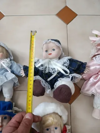 Lote de 8 muñecas de porcelana