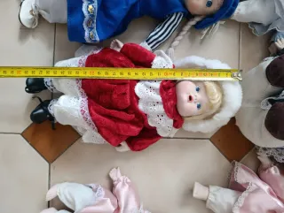 Lote de 8 muñecas de porcelana