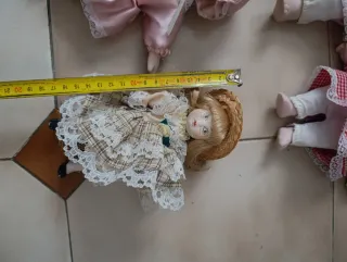 Lote de 8 muñecas de porcelana