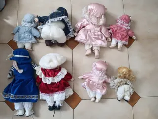 Lote de 8 muñecas de porcelana