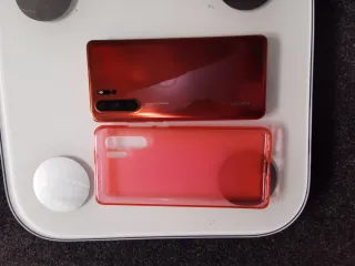 Huawei P30 Pro con funda