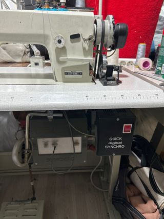 Máquina de coser industrial