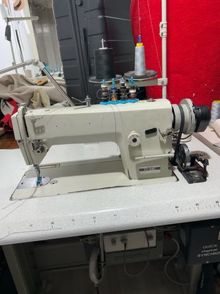 Máquina de coser industrial
