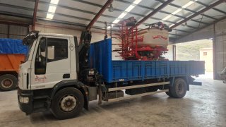 Iveco Eurocargo 180E28 Camión Grúa