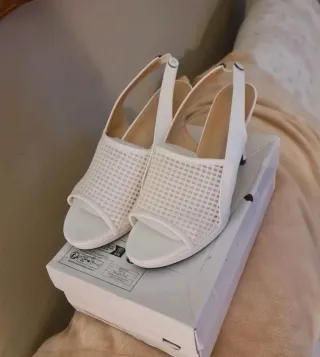Slingback Blancas T.40 Tacón 10cm A estrenar