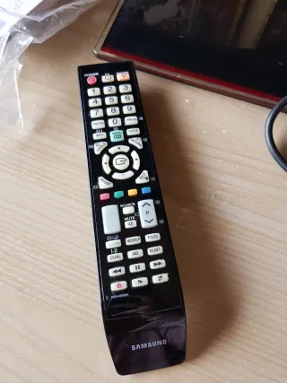 Televisión Samsung LED Negra 32'