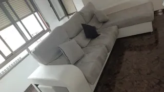 Chaiselongue beige y blanco
