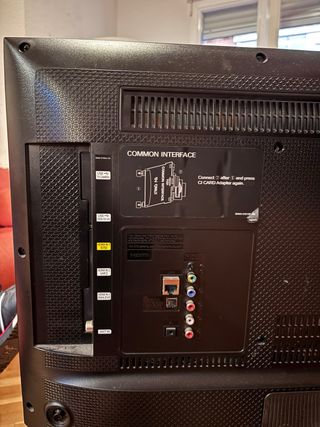 Samsung Smart TV Negra y Plateada