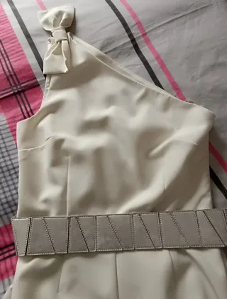 Mono/Vestido Ceremonia en color marfil y cinturón