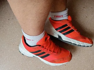 Zapatillas Adidas Naranja y Negro