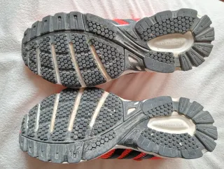 Zapatillas Adidas Naranja y Negro