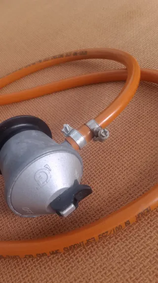 Regulador de gas con manguera