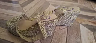 Sandalias cuña Almatrichi trenzadas beige/verde