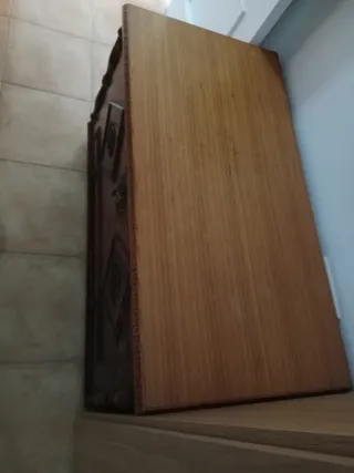 Baúl de madera decorado