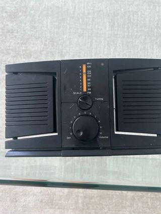 Radio FM portátil negra