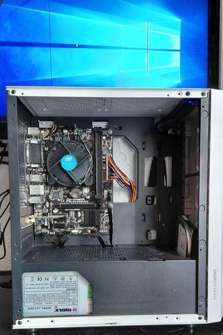 PC Sobremesa Gigabyte Pentium GT 710 Blanco