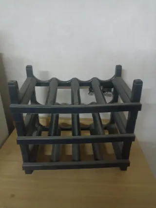Botelleros de plástico para 12 botellas cada uno