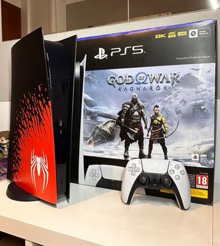 PlayStation 5 Digital + Cubierta Spiderman 2