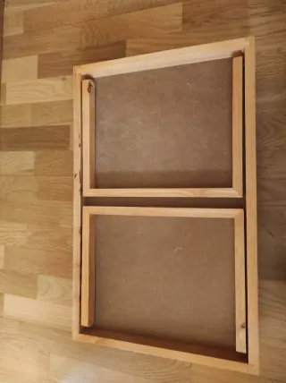 Bandeja plegable de madera con patas