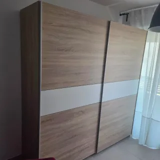 Armario moderno madera y metal