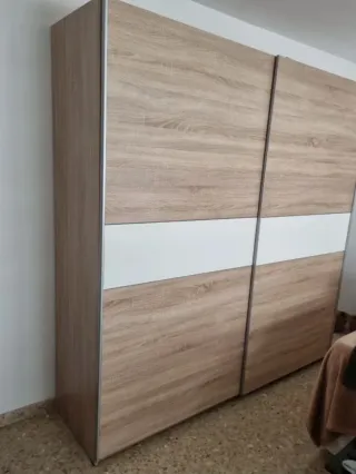 Armario moderno madera y metal