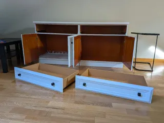 Mueble de madera blanco