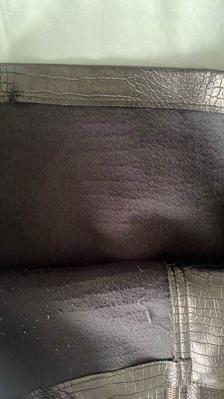 Falda de cuero negra con cremallera