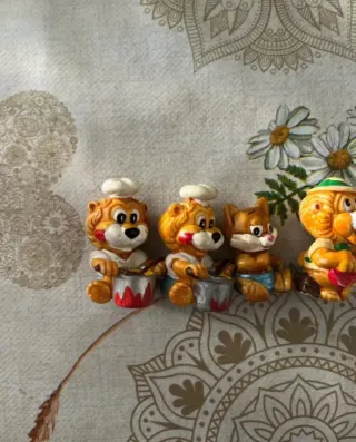 Lote 4 figuras Kinder antiguas