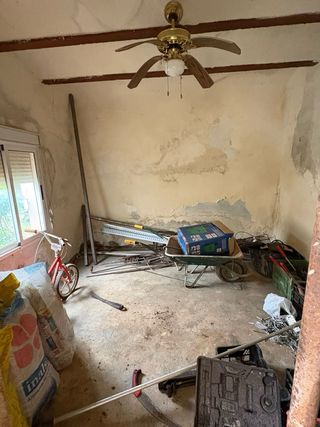 Campo Cerca de andujar con olivos y pozo