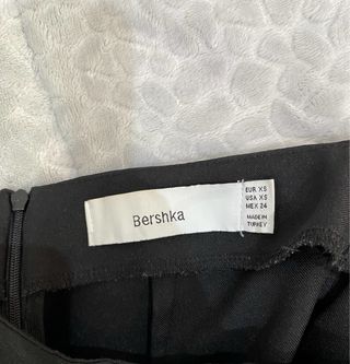 Falda pantalón corta negra fruncida