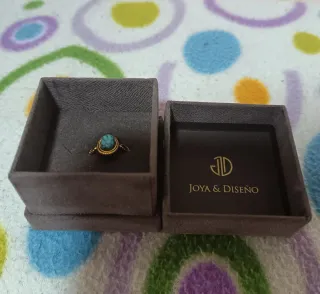 Caja y anillo dorado con Turquesa Ovalada