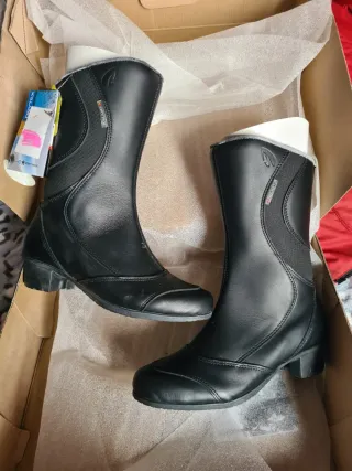 Botas de moto para mujer sin estrenar