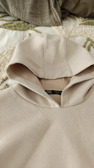 Vestido sudadera beige y blanco