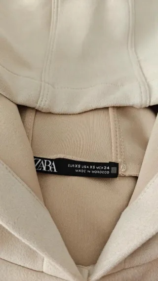 Vestido sudadera beige y blanco