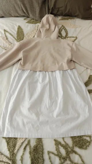 Vestido sudadera beige y blanco