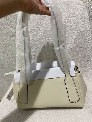Bolso Guess Beige y Dorado Original