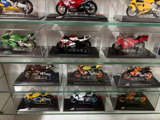 Colección de motos a escala 1:24