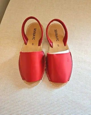 Menorquinas Sevilla FC Talla 40 Rojas